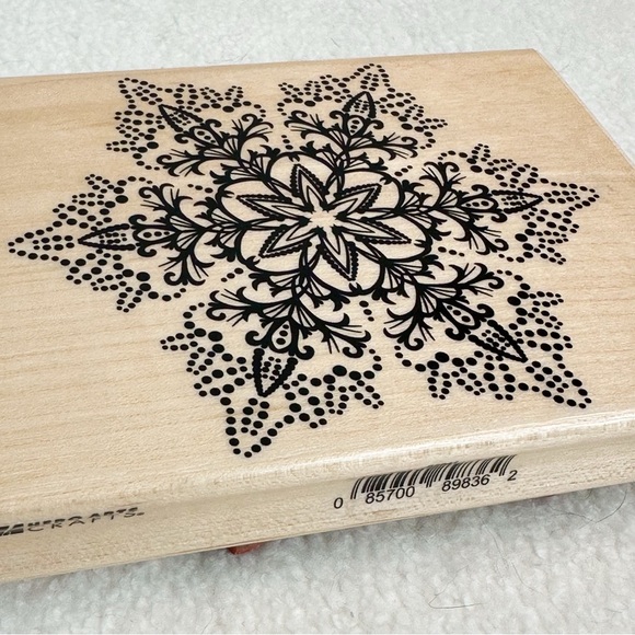 Hero Arts Crafts NWT Snowflake Wood Mounted Rubber Stamp - Picture 4 of 13